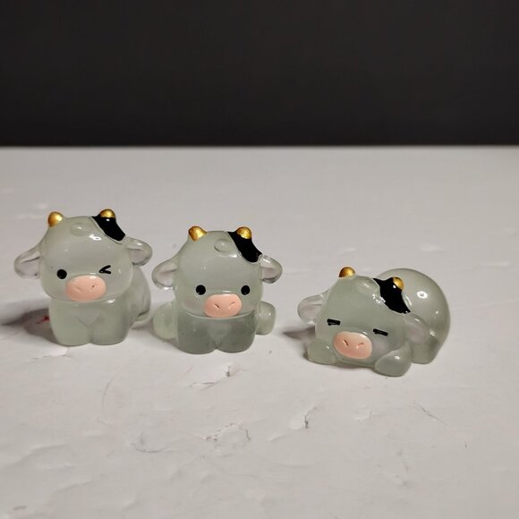 Glow-in-The-Dark Cute Mini Cow Resin Figurines - Picture 6 of 13